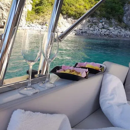 Felicity: Breathtaking View On Mediterranean Sea Apartament